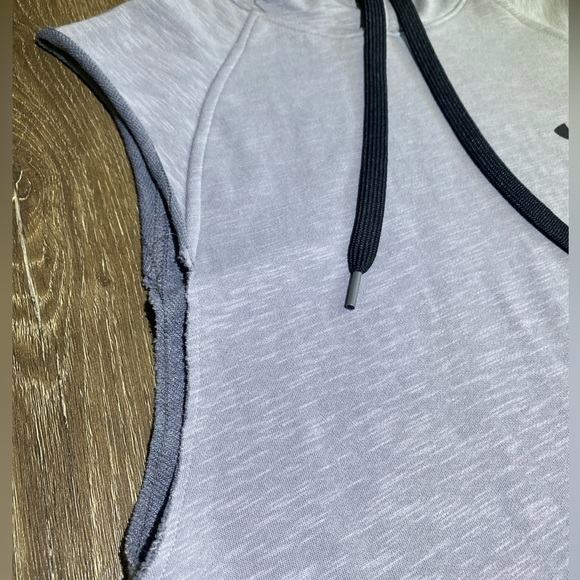 Under Armour sleeveless workout holdie- Small(loose) - Picture 8 of 11